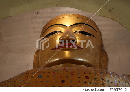 緬甸蒲甘的金佛 73957042