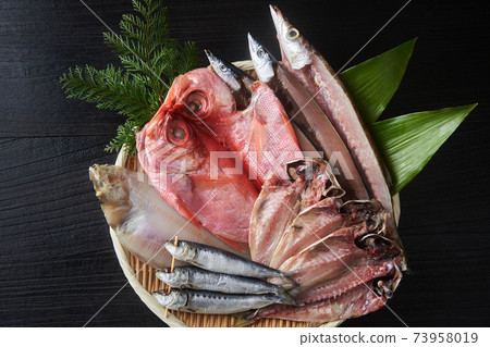 Assorted dried fish Assorted dried fish 73958019