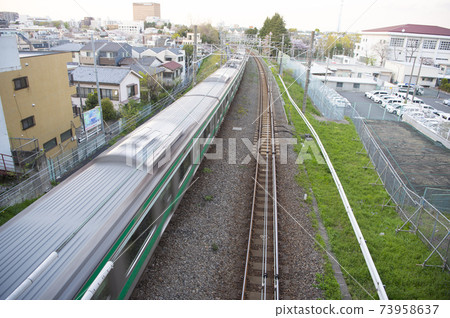 Bird's-eye view: Railroad tracks [Tokyo] 73958637
