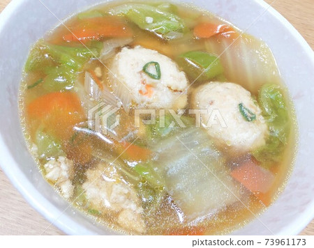 Plenty of Chinese cabbage ♪ Home chicken dumpling soup Plenty of Chinese cabbage ♪ Home chicken dumpling soup 73961173