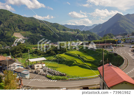 Amanoiwato附近的前高千穗鐵路（高千穗天照鐵路）火車窗的視圖 73961982