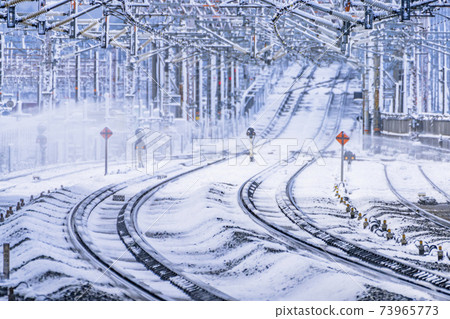 東海道新幹線冬季米原站行駛圖像 東海道新幹線冬季米原站行駛圖像 73965773