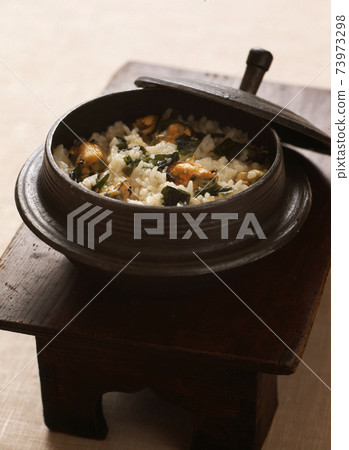 貽貝煮熟的米飯 貽貝煮熟的米飯 73973298