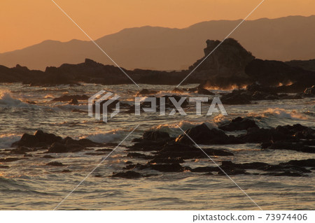 Spring evening view from the Shionomisaki coast Spring evening view from the Shionomisaki coast 73974406