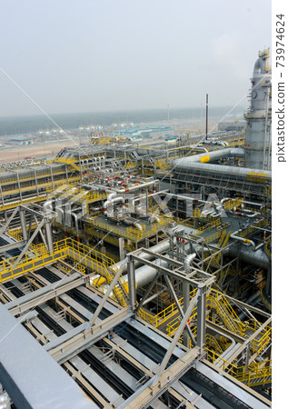 Plant on processing of hydrocarbonic raw materials 73974624