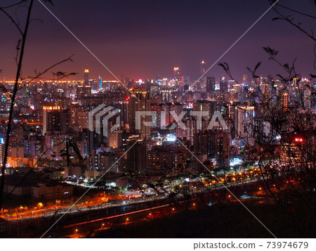 半屏上拍高雄夜景 73974679