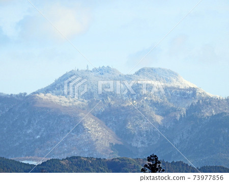 Hikosan Jingu Uezumiya distant view of snowfall in Soeda Town, Fukuoka Prefecture Hikosan Jingu Uezumiya distant view of snowfall in Soeda Town, Fukuoka Prefecture 73977856