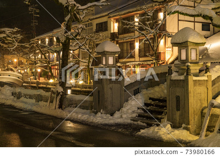 城崎溫泉夜景雪景 73980166