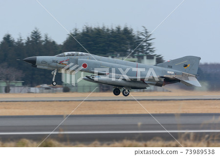 空中自衛隊F-4EJ Kai Phantom II起飛 空中自衛隊F-4EJ Kai Phantom II起飛 73989538