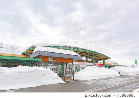 降雪量大的關越高速公路SA(越後川口服務區) 降雪量大的關越高速公路SA(越後川口服務區) 73989693
