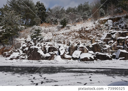 寒潮侵襲湯口溫泉，礦山城冬季天之森“京月” 73990325