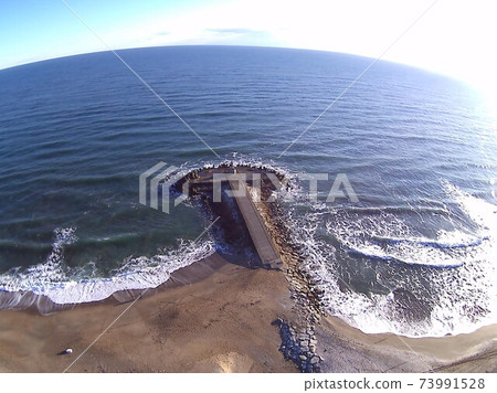 從茨城縣鹿島市鹿島Nada排列有四足動物的岬角的天空看到的風景 73991528