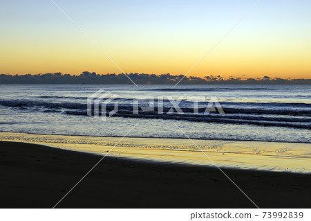 Morning glow of Kujukuri Beach 73992839