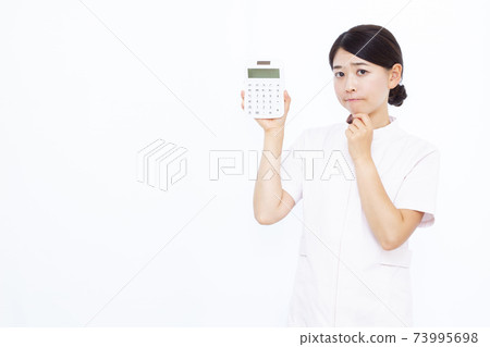 Women in their 30s Beauty Clinic Staff Women in their 30s Beauty Clinic Staff 73995698