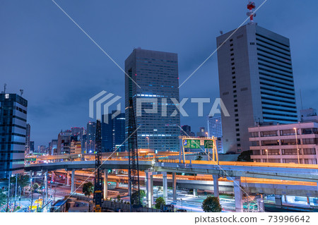 東京都會工業貿易中心，都會高速公路，濱崎橋交界處，東京中部，港區，摩天大樓，午夜下午 73996642