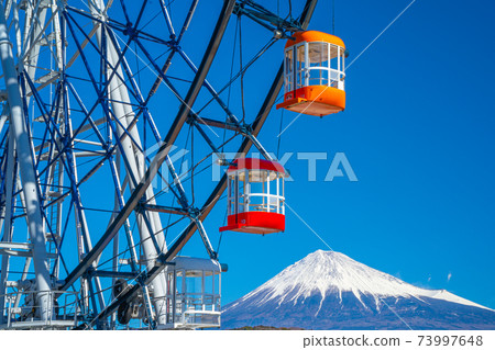 Mt. Fuji and colorful Ferris wheel Mt. Fuji and colorful Ferris wheel 73997648
