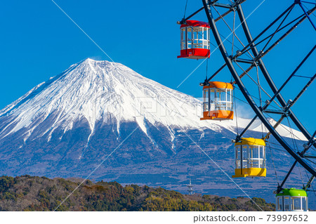 Mt. Fuji and colorful Ferris wheel Mt. Fuji and colorful Ferris wheel 73997652