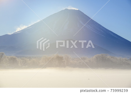 富士五湖/凍湖正治 73999239