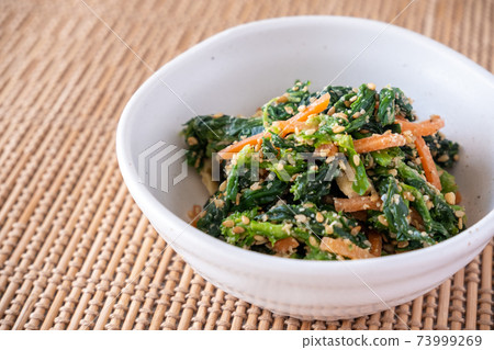 Rape blossoms with sesame sauce 2 73999269