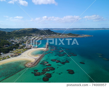 Chinen, Okinawa Prefecture Aerial photography of the blue sea and Azama Sun Sun Beach 74000957