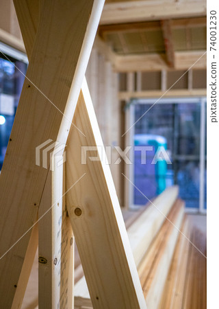 新建單戶住宅的建築工地（室內） 74001230