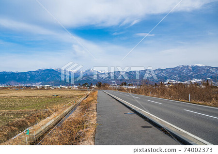 From Wada to the city area in the suburbs of Matsumoto city in winter From Wada to the city area in the suburbs of Matsumoto city in winter 74002373