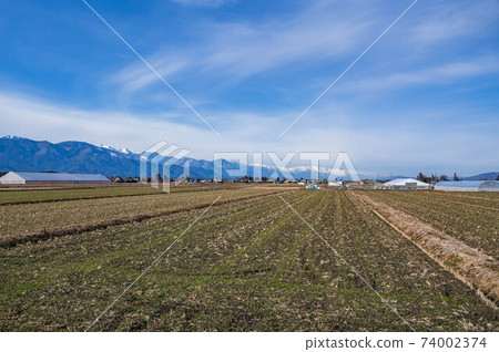 From Wada to Azumino in the suburbs of Matsumoto City in winter From Wada to Azumino in the suburbs of Matsumoto City in winter 74002374