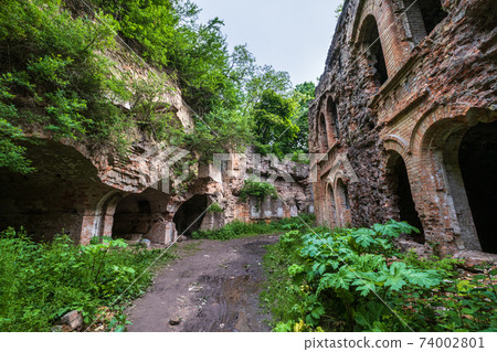 Abandoned Military Tarakaniv Fort (other names - Dubno Fort, New Dubna Fortress) - a defensive structure, an architectural monument of 19th century, Tarakaniv, Rivne region, Ukraine. 74002801