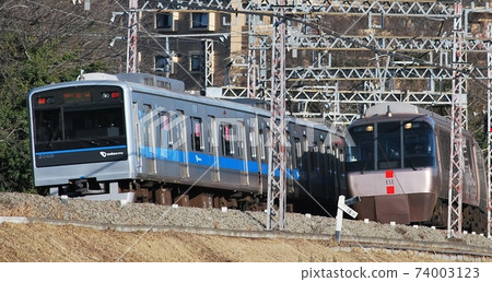 Odakyu 3000 series and Romancecar EXE passing each other 74003123