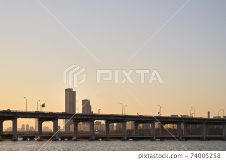 Ichon Rex, Banpo Bridge, Jamsu Bridge, Yongsan-gu, Han River, Seoul 74005258