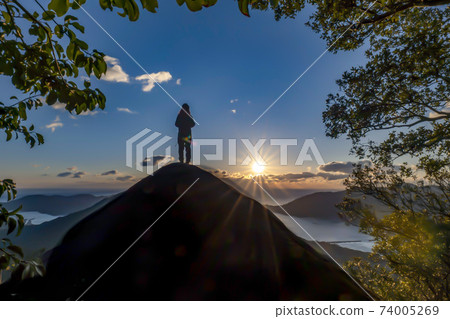 等早晨的太陽 74005269