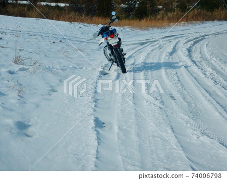 Hakuba forest road at snow Jebel 74006798