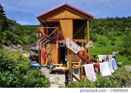 Chausu hut drying futons Chausu hut drying futons 74009809