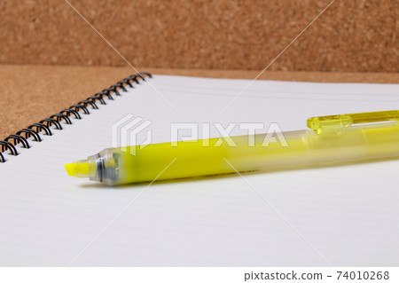 線條標記,文具,熒光筆,文具,書房,鋼筆,學校,筆記本,書寫用具,辦公用品,紙張 線條標記,文具,熒光筆,文具,書房,鋼筆,學校,筆記本,書寫用具,辦公用品,紙張 74010268