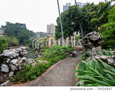 Cloudy view of the Lou Lim Ioc Garden 74016887
