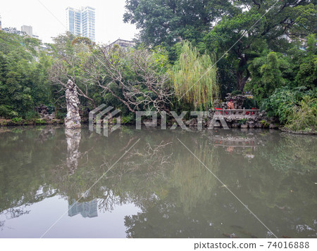 Cloudy view of the Lou Lim Ioc Garden 74016888