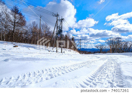 [Gunma Prefecture] Manza Highway in winter 74017261