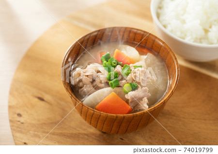 Miso soup with pork and vegetables  74019799