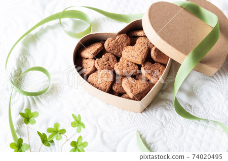 Heart ginger cookie 74020495