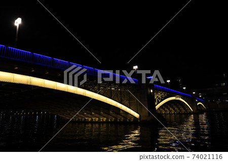 Illuminated Kuramae Bridge over the Sumida River 74021116
