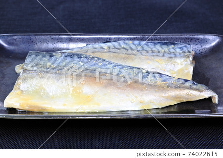 鯖魚在西京味o醃製 鯖魚在西京味o醃製 74022615