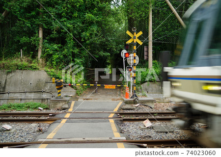 鐵路穿越斷路器 74023060