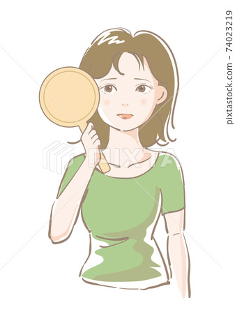 照鏡子時擔心的年輕女人 74023219