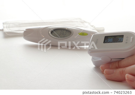 Pulse Oximeter 74023263
