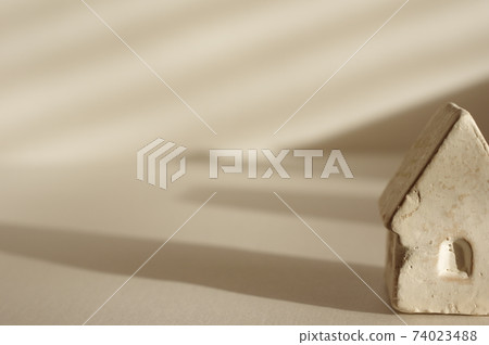 房子的陽光的圖像素材 74023488