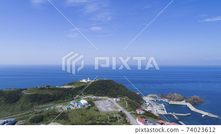 << Aomori Prefecture >> Aerial view Cape Tappi 74023612