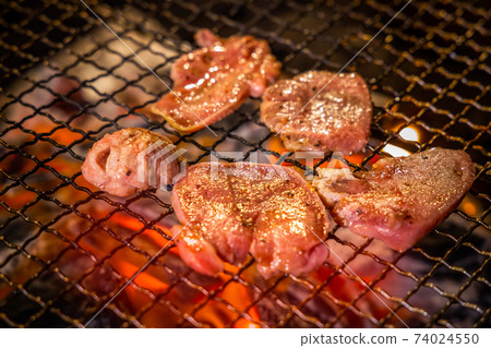 Yakiniku Japanese beef roasted meat set 74024550