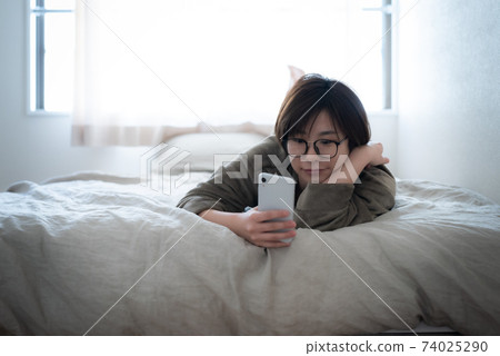 Life style of women in their twenties Life style of women in their twenties 74025290