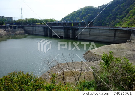 築井湖和城山水壩[相模原市築井市，4月] 74025761