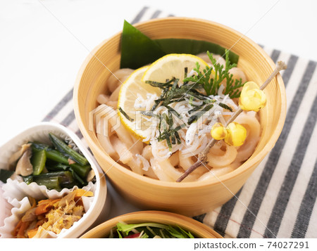 Delicious handmade bento bento [udon] 74027291